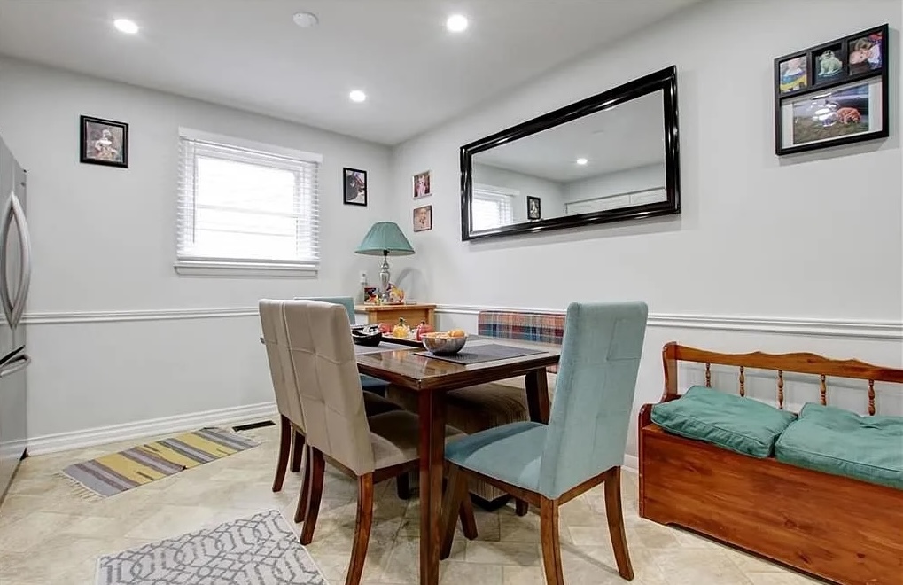 410 Samford Place, Oakville, ON  L6L 4E8